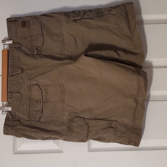 Izod shorts men's size 42 brown cargo shorts worn Summer - Picture 2 of 16